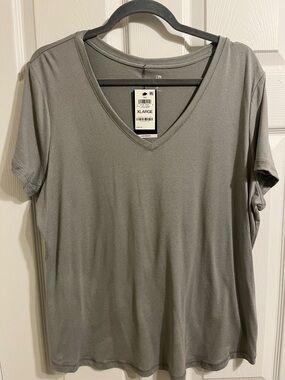 Women’s Short Sleeve V-Neck Tee - Gray